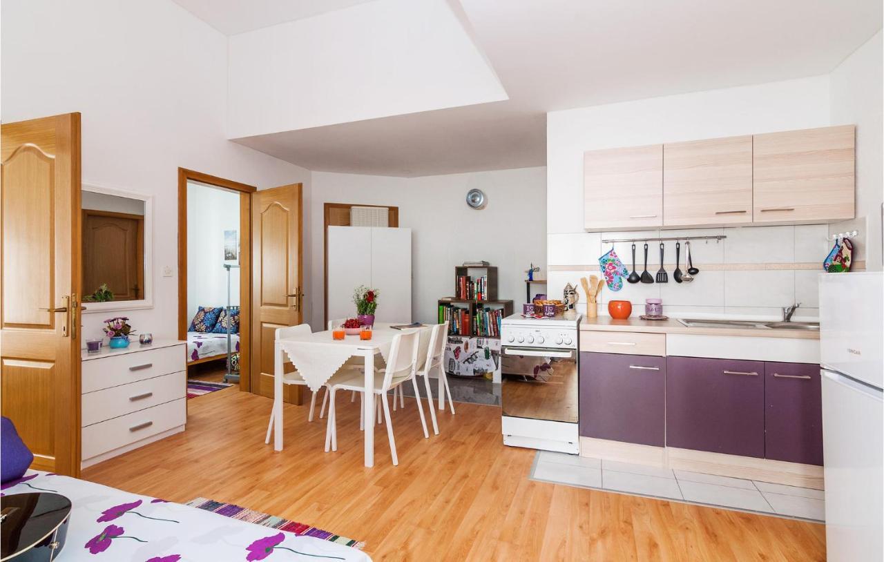 Nice Apartment In Vinjerac With Kitchen Dış mekan fotoğraf